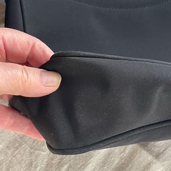 Cole Haan collaborate with Estee’ Lauder shoulder bag. - Picture 7 of 8